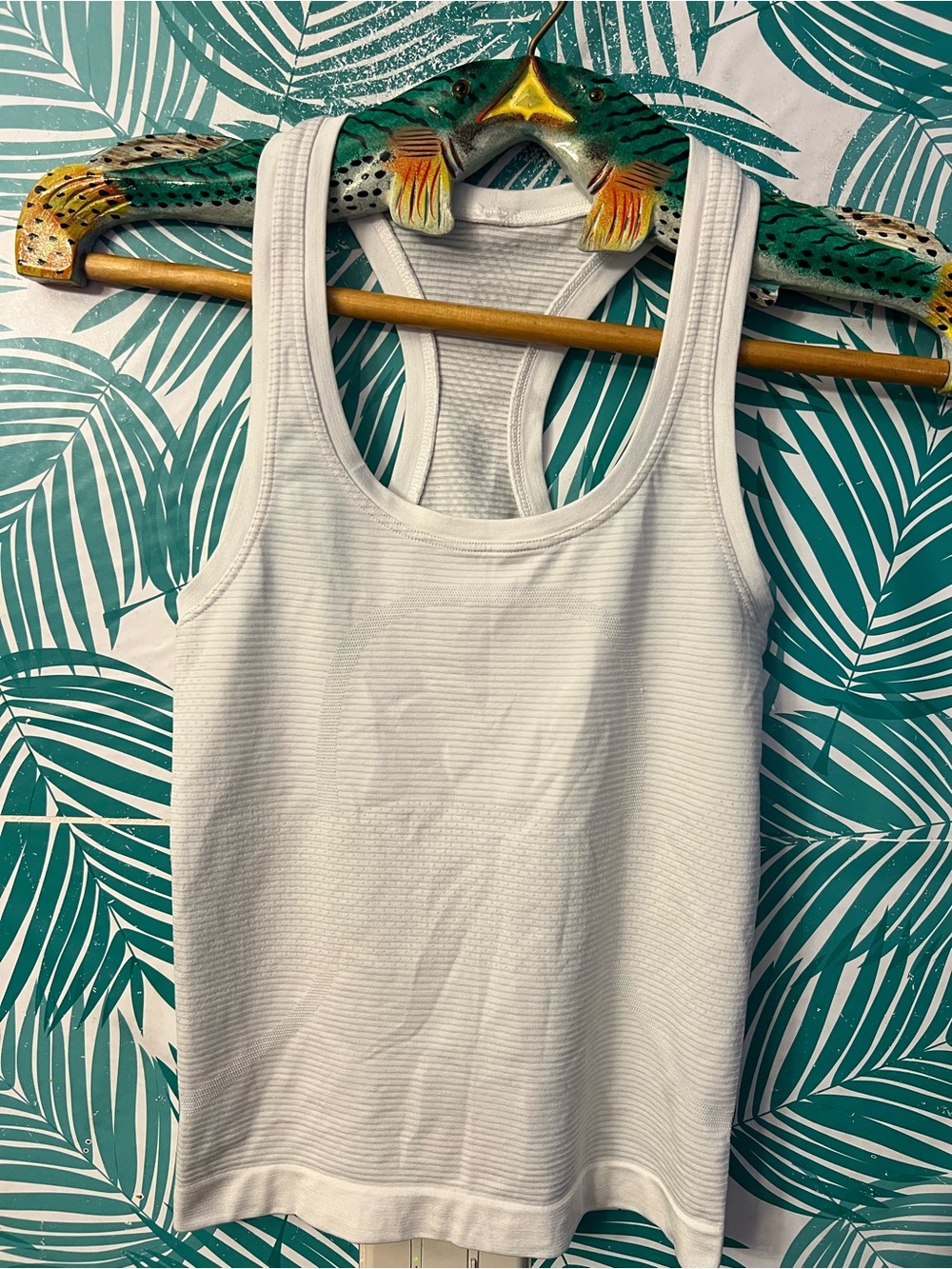 Lululemon Swiftly Tech Racerback Tank Top White Ribbed Sz 0-4